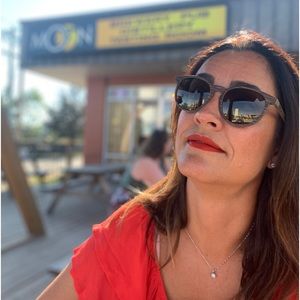 Meet your Posher, Dana